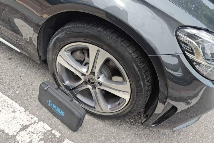 Used Mercedes-Benz C-Class 2020 C 260 L Sport Edition Right Front Wheel Hub