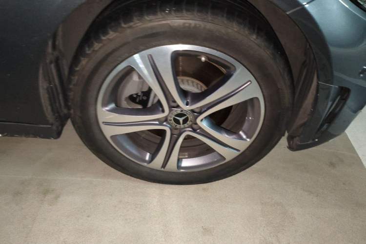 Used Mercedes-Benz C-Class 2020 C 260 L Sport Edition Right Front Wheel Hub