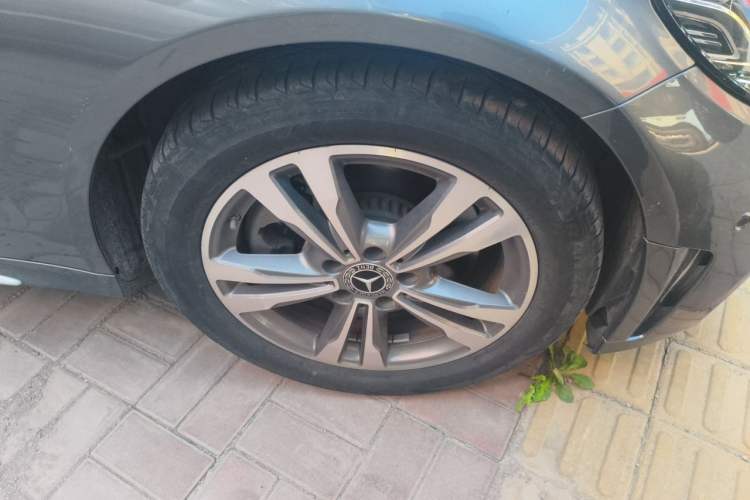 Used Mercedes-Benz C-Class 2020 Restyled C 200 L Fashion Edition Sport Version Right Front Wheel Hub