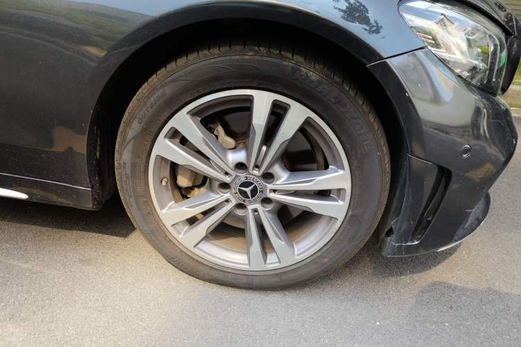 Used Mercedes-Benz C-Class 2020 Updated C 200 L Fashion Edition Right Front Wheel Hub