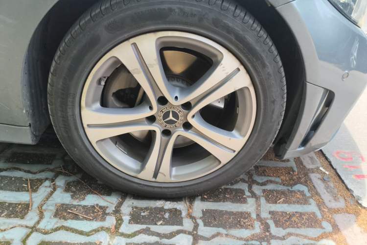 Used Mercedes-Benz C-Class 2020 C 260 L Sport Edition Right Front Wheel Hub