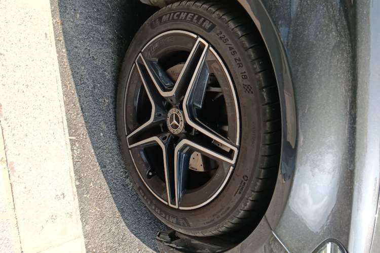 Used Mercedes-Benz C-Class 2020 C 260 Coupe Right Front Wheel Hub
