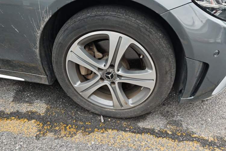 Used Mercedes-Benz C-Class 2020 C 260 L Sport Edition Right Front Wheel Hub