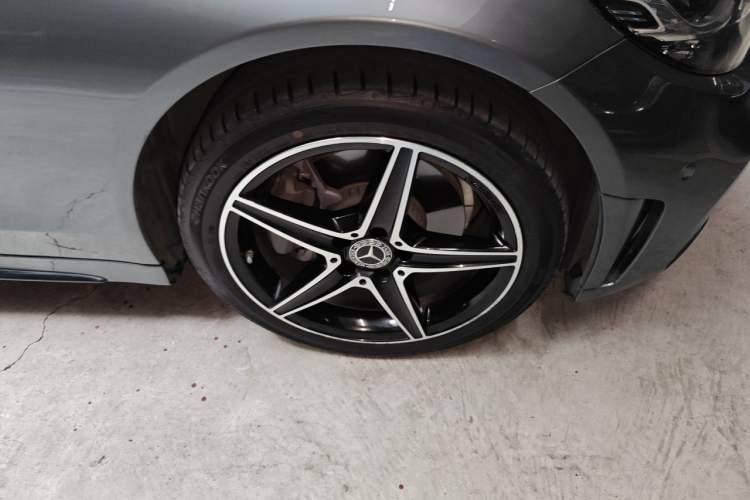 Used Mercedes-Benz C-Class 2020 Restyled C 260 Sport Edition Right Front Wheel Hub