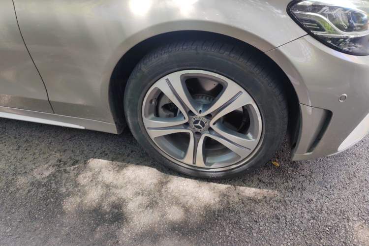 Used Mercedes-Benz C-Class 2020 Restyled C 260 L Sport Edition Right Front Wheel Hub