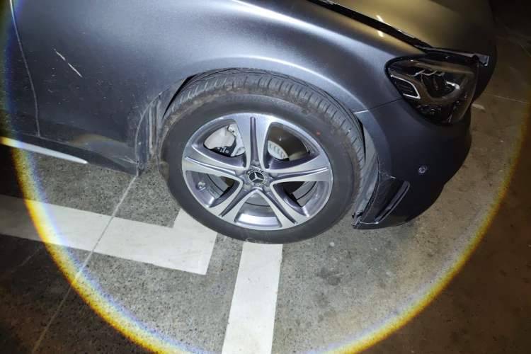 Used Mercedes-Benz C-Class 2020 Restyled C 260 L Sport Edition Right Front Wheel Hub