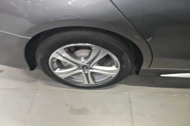Used Mercedes-Benz C-Class 2020 Restyled C 260 L Sport Edition Right Rear Wheel Hub