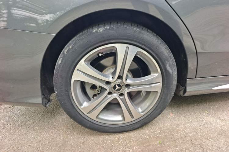 Used Mercedes-Benz C-Class 2020 C 260 L Sport Edition Right Rear Wheel Hub