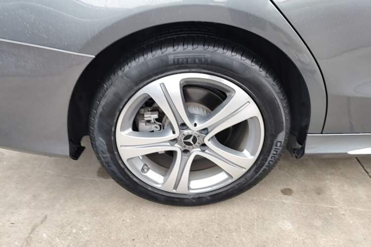 Used Mercedes-Benz C-Class 2020 Restyled C 260 L Sport Edition Right Rear Wheel Hub