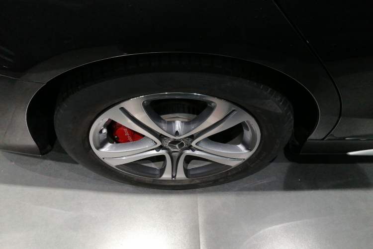 Used Mercedes-Benz C-Class 2020 Restyled C 260 L Sport Edition Right Rear Wheel Hub