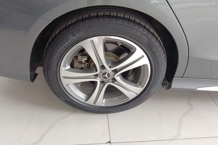 Used Mercedes-Benz C-Class 2020 C 260 L Sport Edition Right Rear Wheel Hub