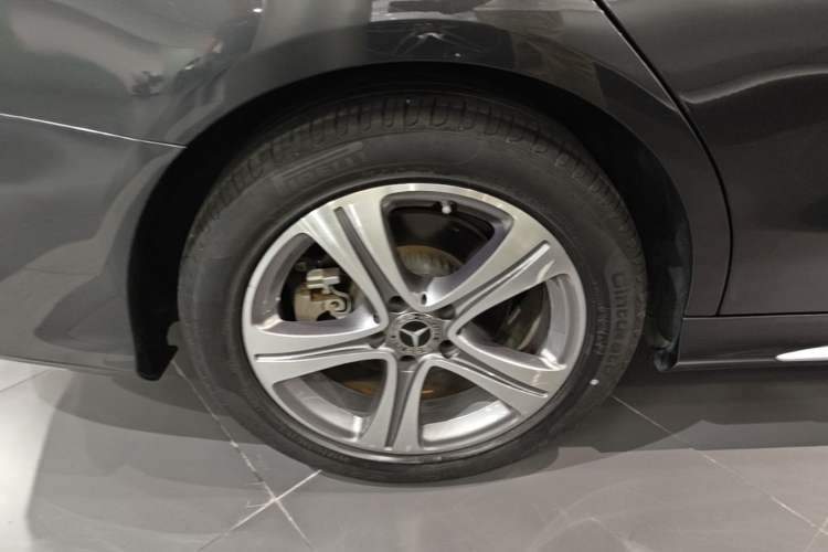 Used Mercedes-Benz C-Class 2020 Restyled C 260 L Sport Edition Right Rear Wheel Hub