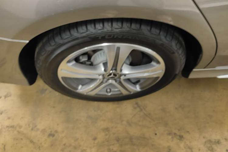 Used Mercedes-Benz C-Class 2020 Restyled C 260 L Sport Edition Right Rear Wheel Hub