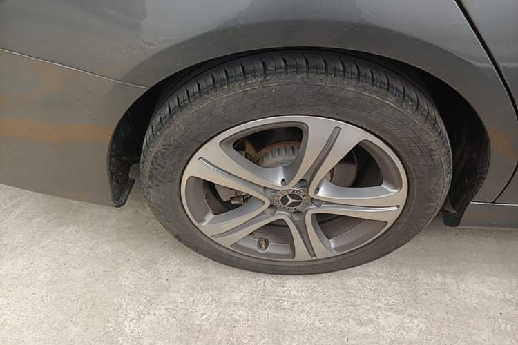 Used Mercedes-Benz C-Class 2020 C 260 L Sport Edition Right Rear Wheel Hub