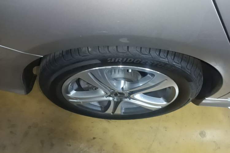 Used Mercedes-Benz C-Class 2020 Restyled C 260 L Sport Edition Right Rear Wheel Hub