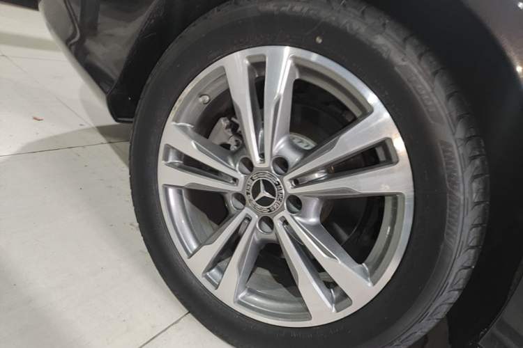 Used Mercedes-Benz C-Class 2020 Restyled C 200 L Fashion Edition Sport Version Right Rear Wheel Hub