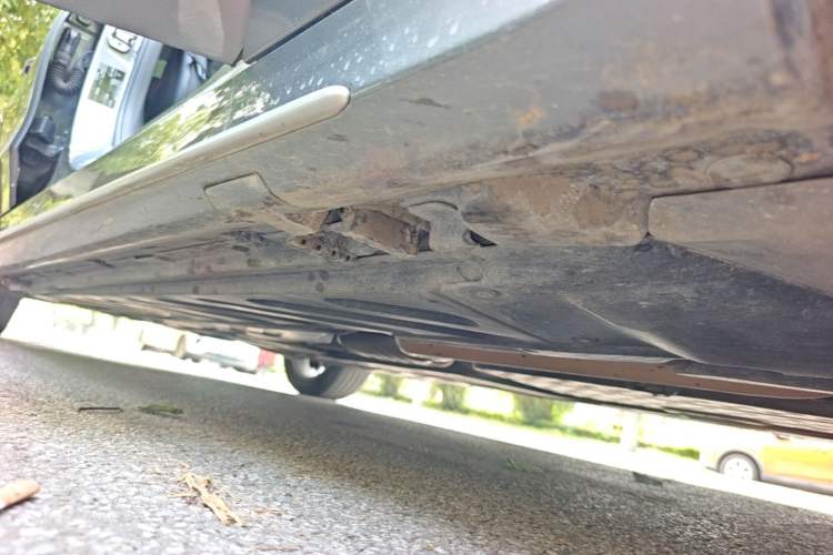 Used Mercedes-Benz C-Class 2020 C 260 L Sport Edition Right Side Sill