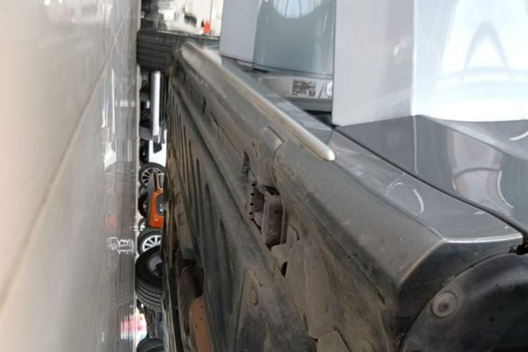 Used Mercedes-Benz C-Class 2020 C 260 L Sport Edition Right Side Sill