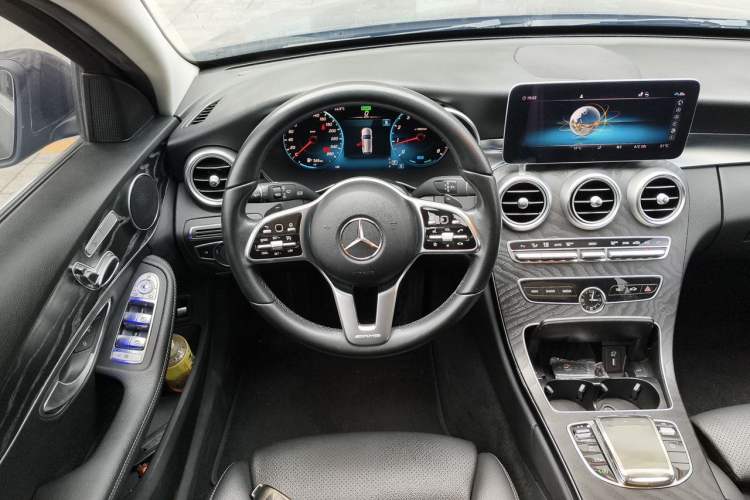 Used Mercedes-Benz C-Class 2020 Facelifted C 260 Estate Steering Wheel