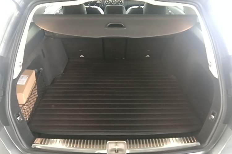 Used Mercedes-Benz C-Class 2020 C 260 4MATIC Estate Trunk