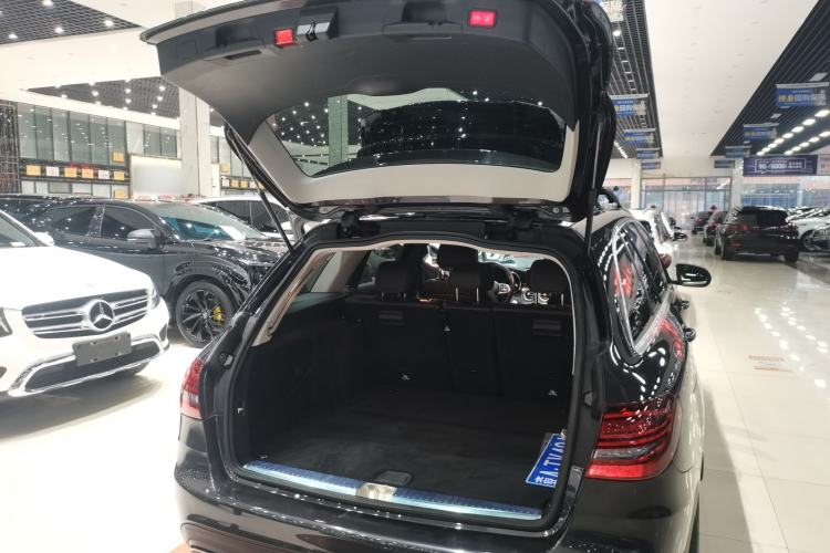 Used Mercedes-Benz C-Class 2020 Facelifted C 260 Estate Trunk