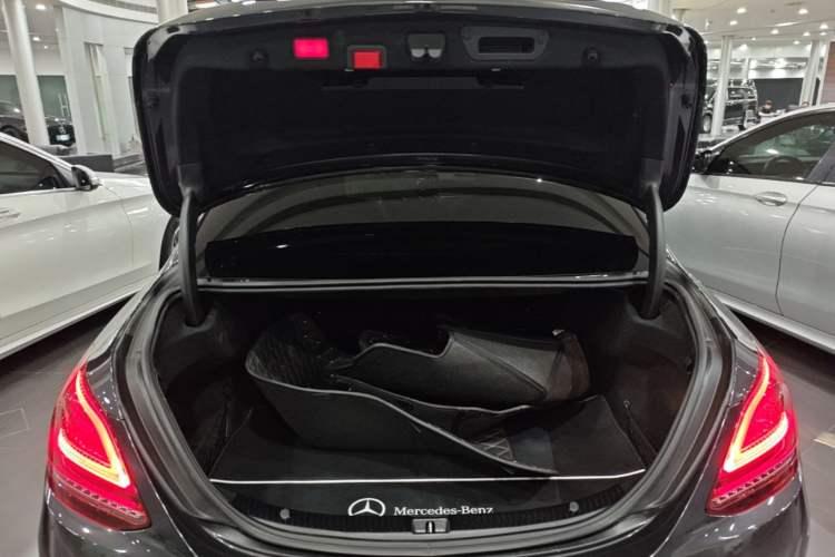Used Mercedes-Benz C-Class 2020 Restyled C 260 L Sport Edition Trunk