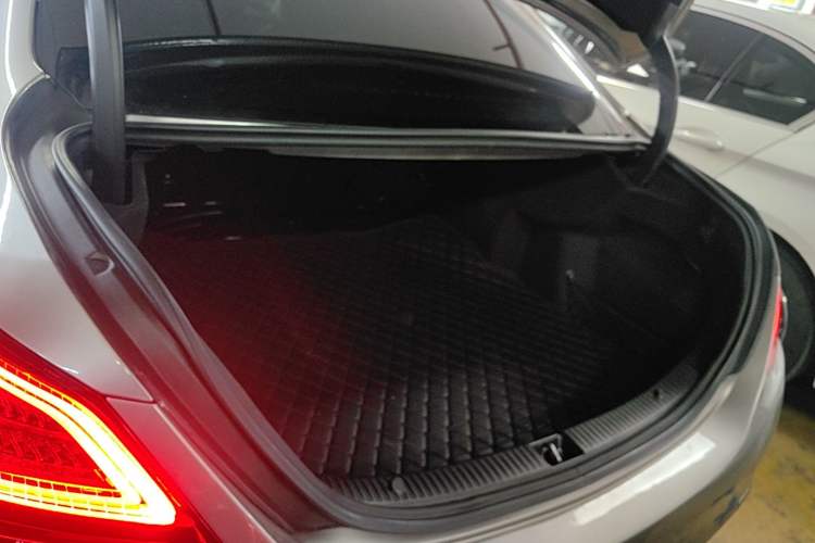 Used Mercedes-Benz C-Class 2020 Restyled C 260 L Sport Edition Trunk