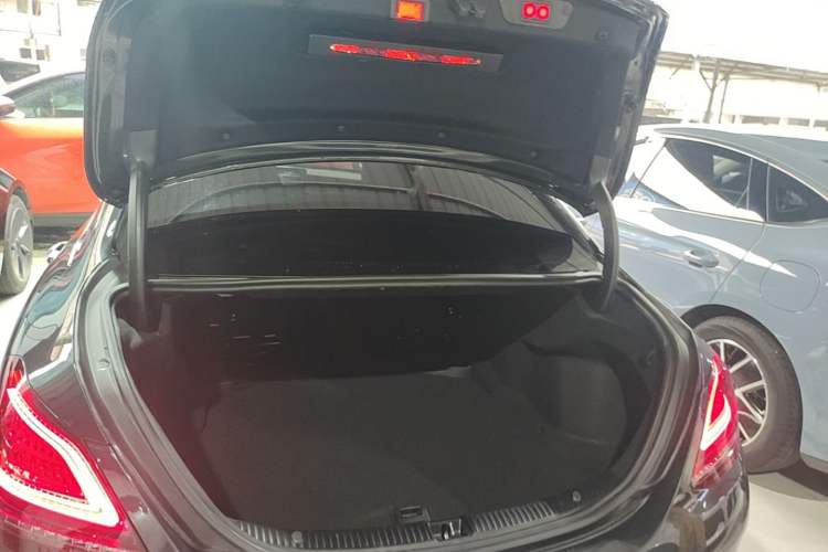 Used Mercedes-Benz C-Class 2020 Restyled C 200 L Fashion Edition Sport Version Trunk