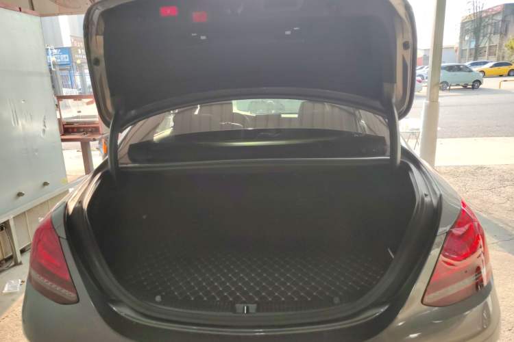 Used Mercedes-Benz C-Class 2020 Restyled C 260 L Sport Edition Trunk