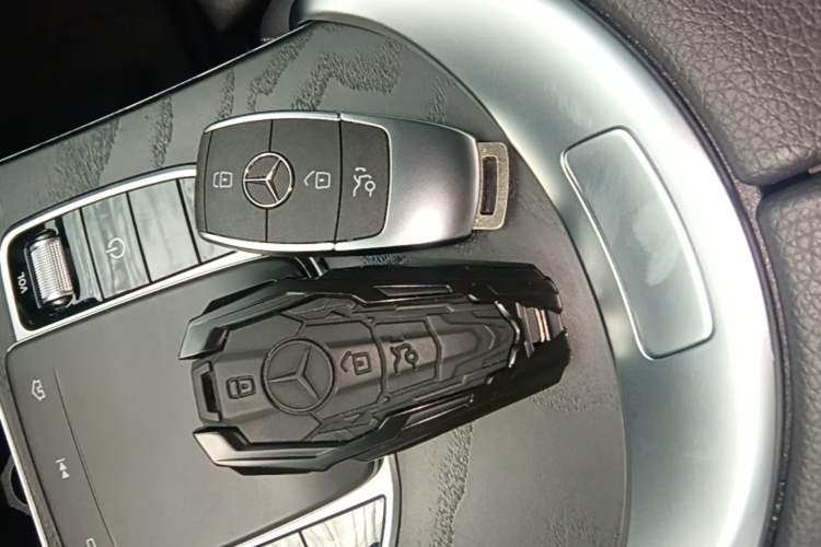Used Mercedes-Benz C-Class 2020 C 260 4MATIC Estate Vehicle Key
