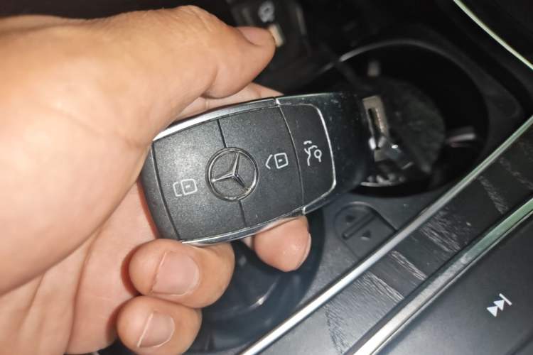 Used Mercedes-Benz C-Class 2020 Restyled C 260 L Sport Edition Vehicle Key