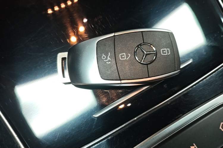 Used Mercedes-Benz C-Class 2020 Restyled C 260 Sport Edition Vehicle Key