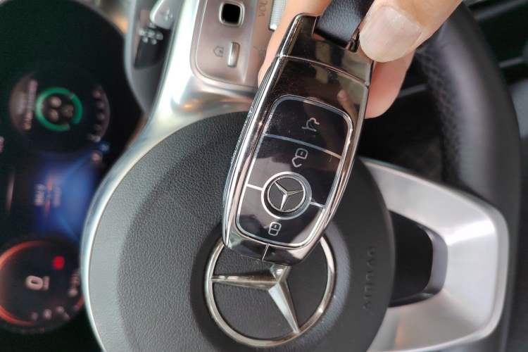 Used Mercedes-Benz C-Class 2020 Restyled C 260 L Sport Edition Vehicle Key