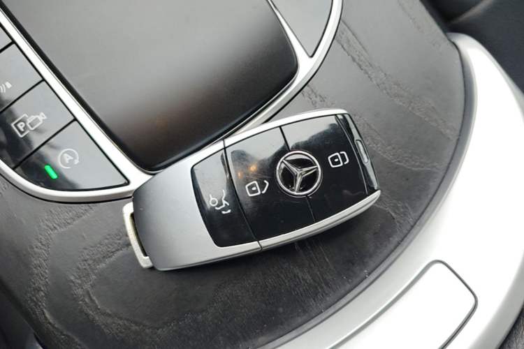 Used Mercedes-Benz C-Class 2020 Restyled C 260 L Sport Edition Vehicle Key
