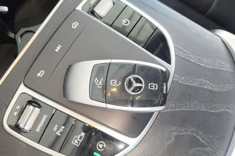 Used Mercedes-Benz C-Class 2020 Restyled C 260 L Sport Edition Vehicle Key