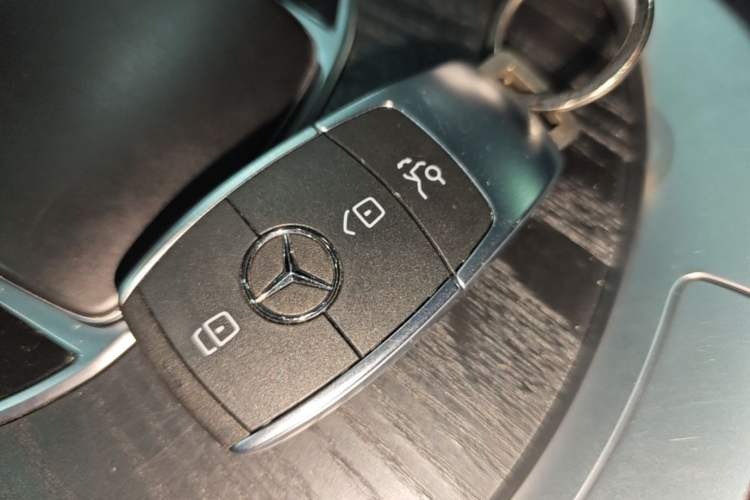 Used Mercedes-Benz C-Class 2020 Restyled C 260 L Sport Edition Vehicle Key