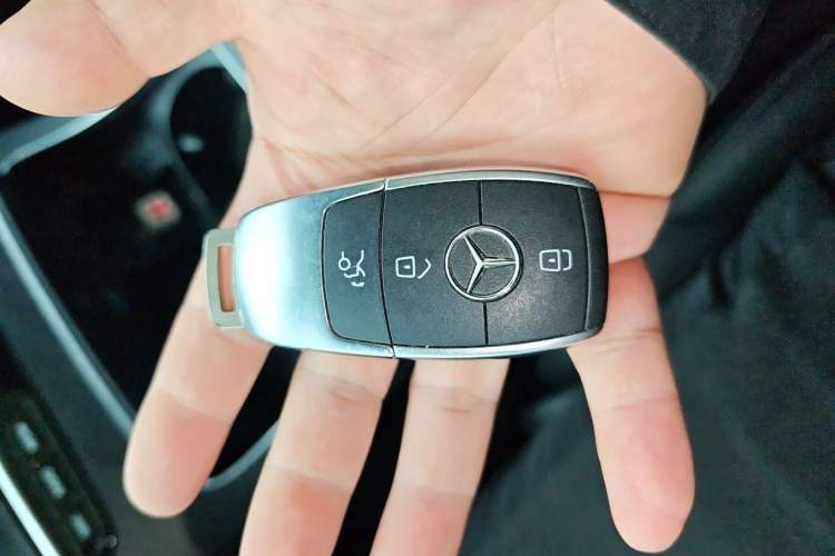 Used Mercedes-Benz C-Class 2020 C 260 L Sport Edition Vehicle Key