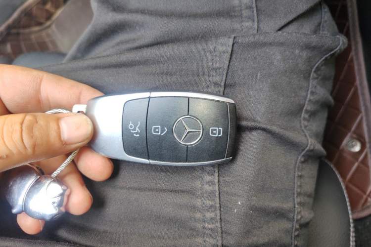 Used Mercedes-Benz C-Class 2020 Restyled C 260 L Sport Edition Vehicle Key