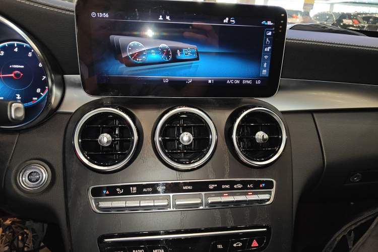 Used Mercedes-Benz C-Class 2020 C 200 L Fashion Edition Sport Version Audio And AC Panel