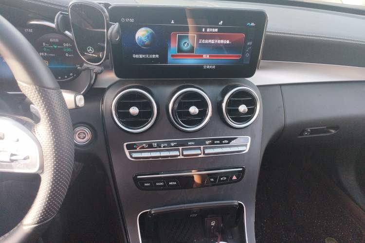 Used Mercedes-Benz C-Class 2020 Restyled C 260 L Sport Edition Audio And AC Panel