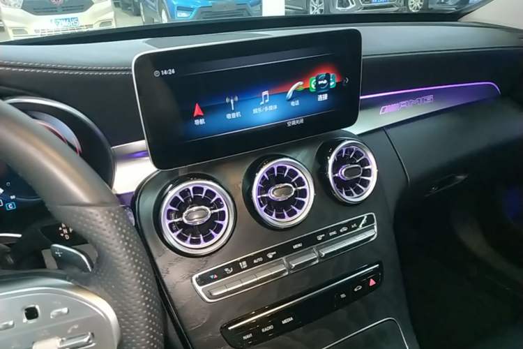 Used Mercedes-Benz C-Class 2020 C 200 L Fashion Edition Sport Version Audio And AC Panel