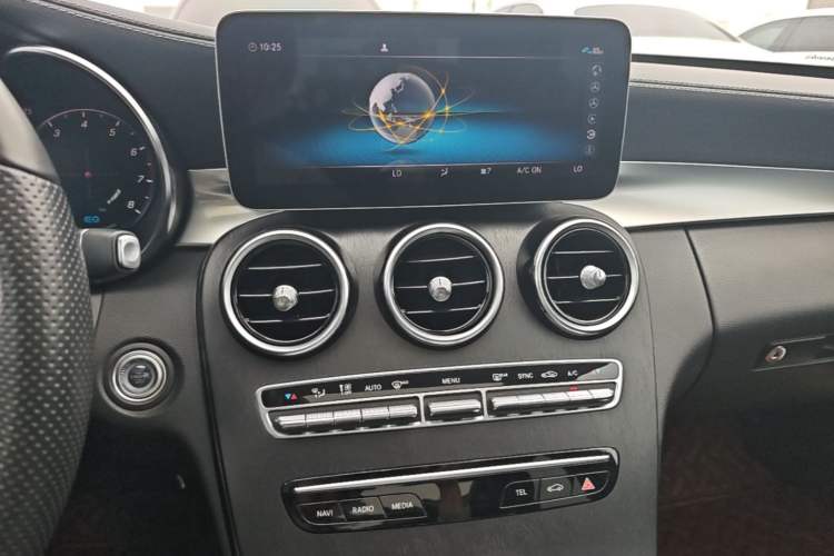 Used Mercedes-Benz C-Class 2020 Restyled C 260 L Sport Edition Audio And AC Panel