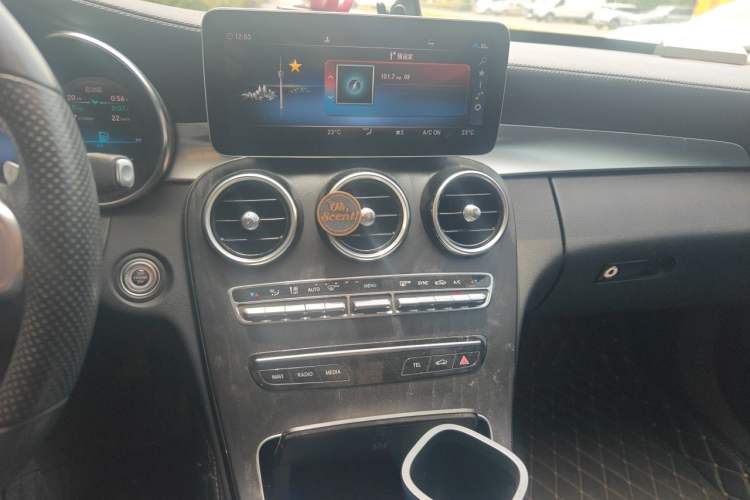 Used Mercedes-Benz C-Class 2020 Restyled C 260 L Sport Edition Audio And AC Panel