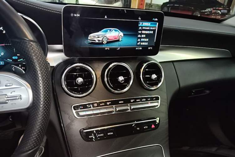 Used Mercedes-Benz C-Class 2020 C 260 L Sport Edition Audio And AC Panel