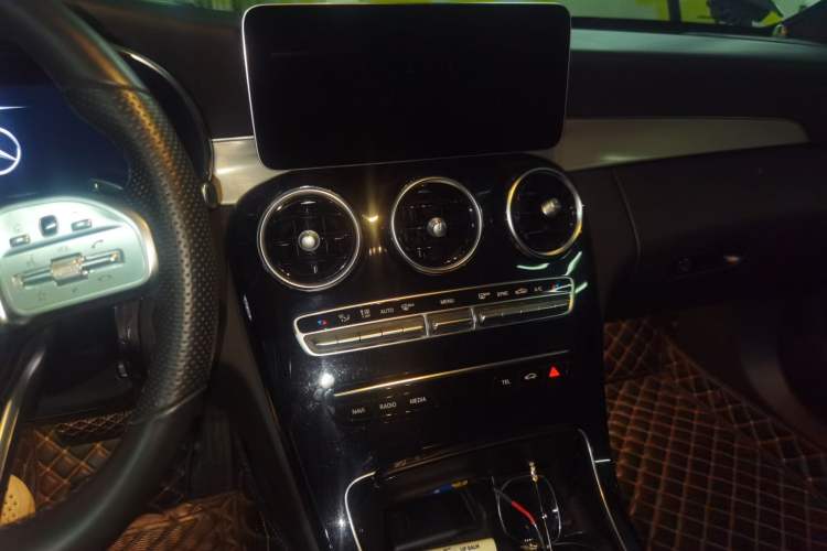 Used Mercedes-Benz C-Class 2020 Restyled C 260 Sport Edition Audio And AC Panel