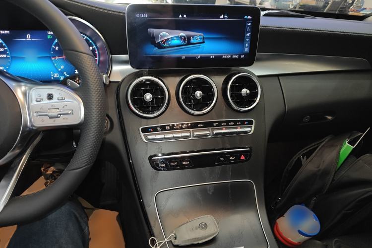Used Mercedes-Benz C-Class 2020 C 200 L Fashion Edition Sport Version Center Console