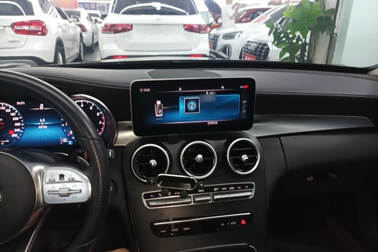 Used Mercedes-Benz C-Class 2020 C 200 L Fashion Edition Sport Version Center Console
