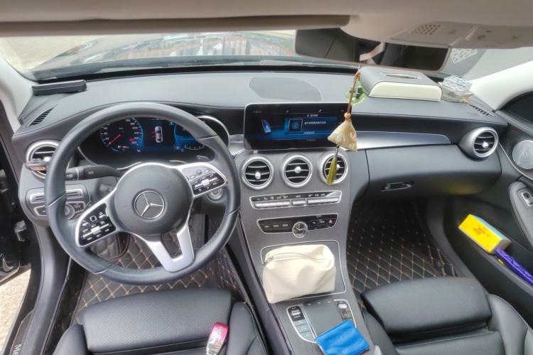 Used Mercedes-Benz C-Class 2020 C 260 L Center Console