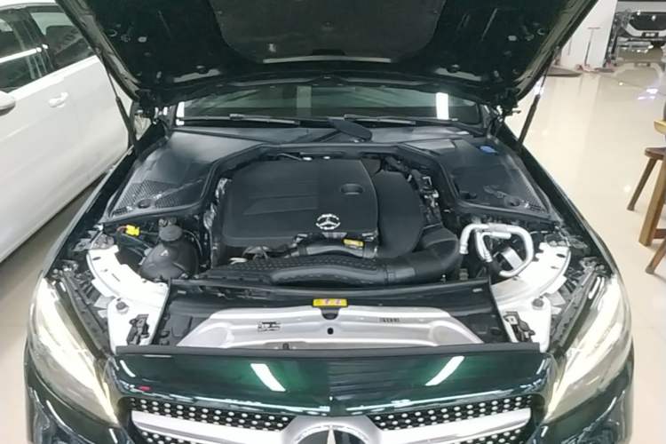 Used Mercedes-Benz C-Class 2020 C 200 L Fashion Edition Sport Version Engine Bay