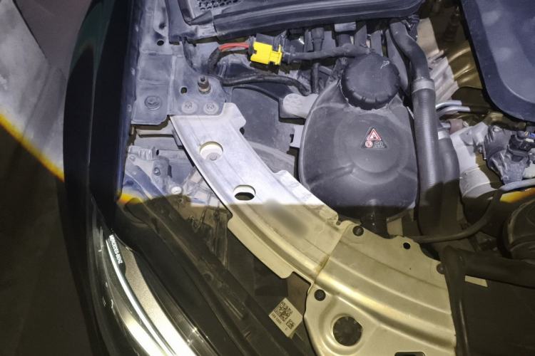 Used Mercedes-Benz C-Class 2020 C 260 L Sport Edition Engine Bay Right